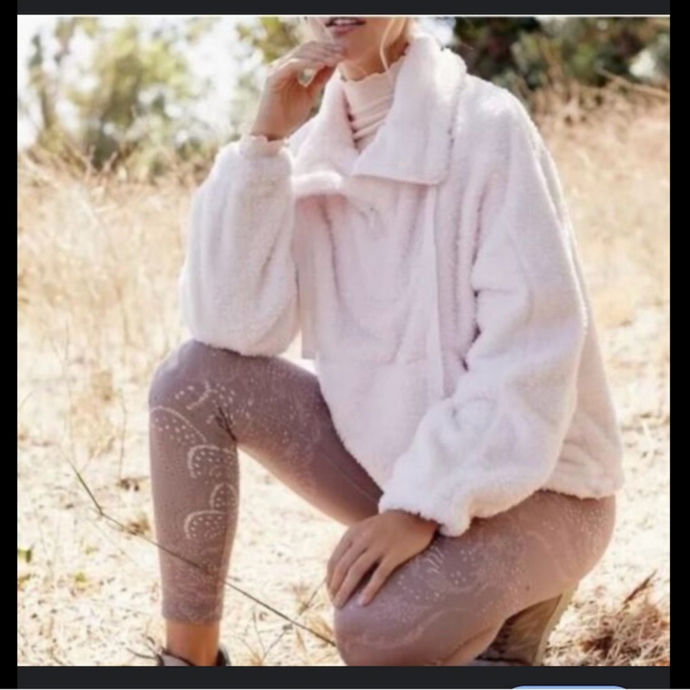 Free People FP movement Big Sky pullover Sherpa 1/4 zip hint of pink L Nice! 💕